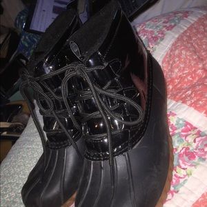 Thinsulate black duck boots